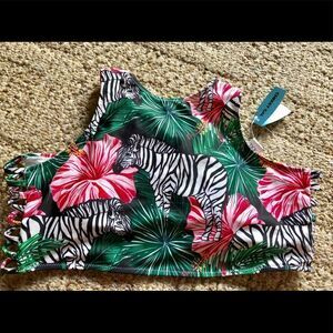 Cute NWT swimsuit top by Cupsay in junior XXL